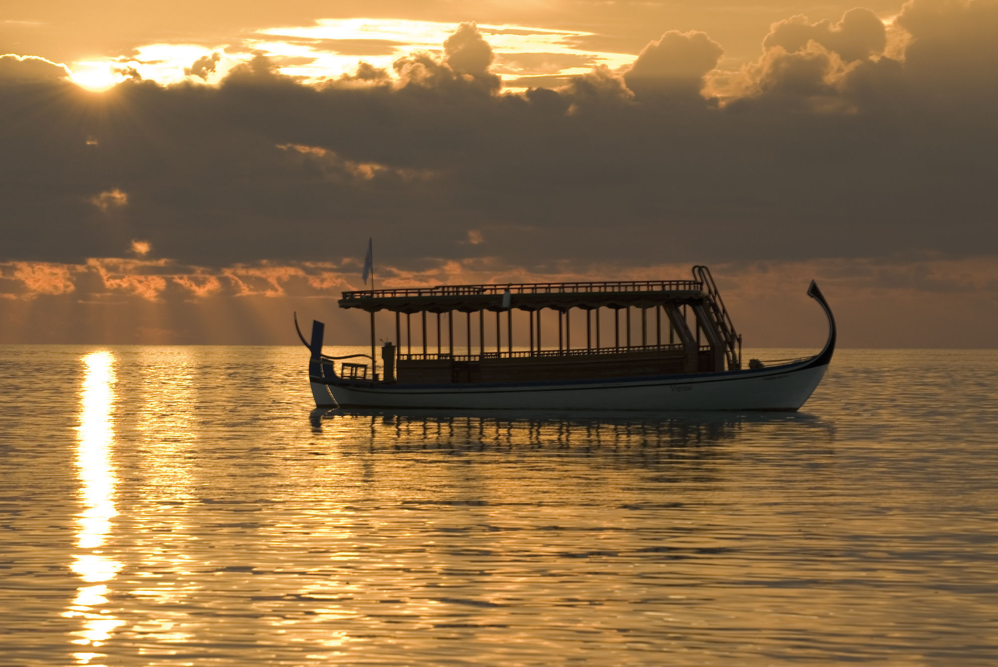 Diamonds Athuruga Beach & Water Villas Экстерьер фото